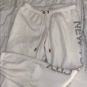 ☆white sweatpants